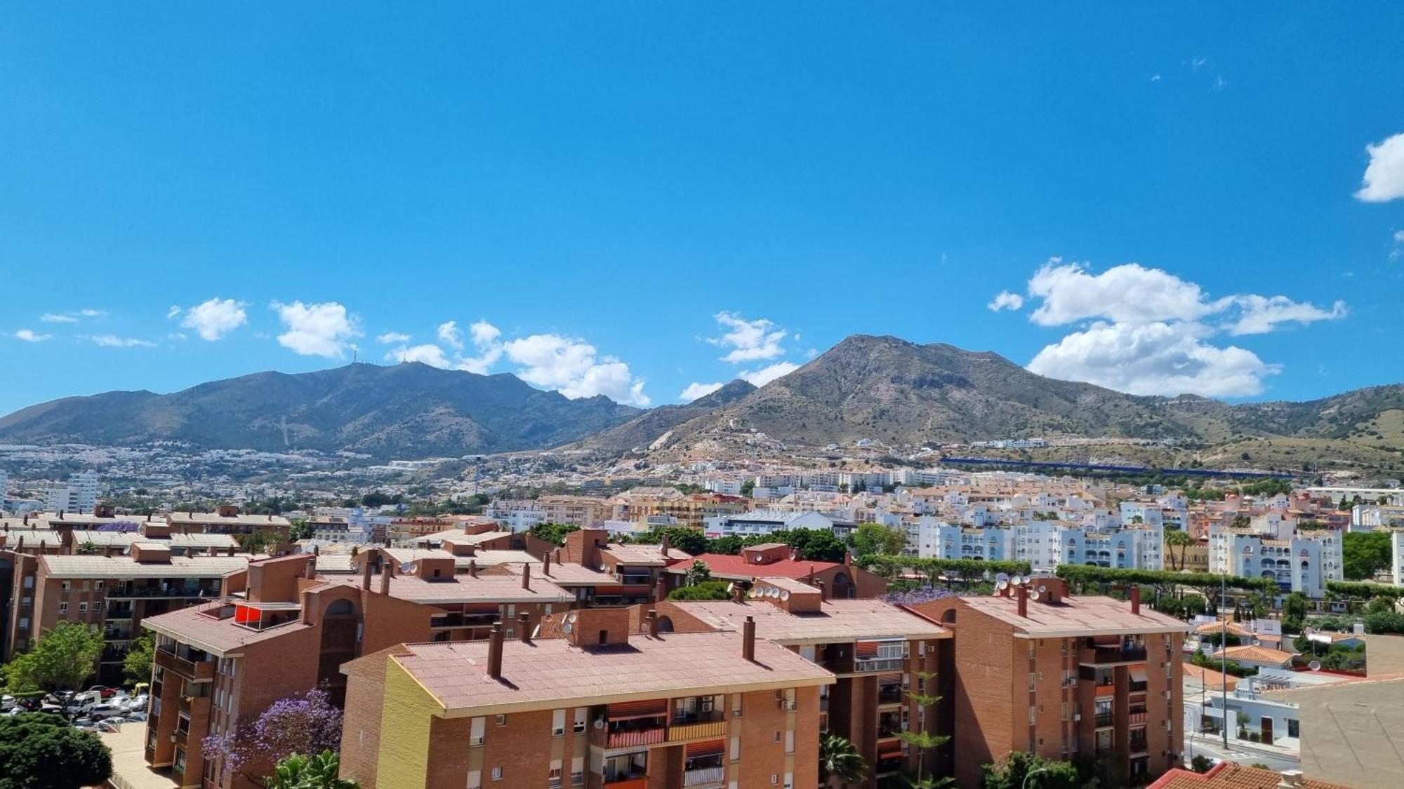 Blue Oasis Sea And Mountain Panorama Apartment เบนัลมาเดนา ภายนอก รูปภาพ