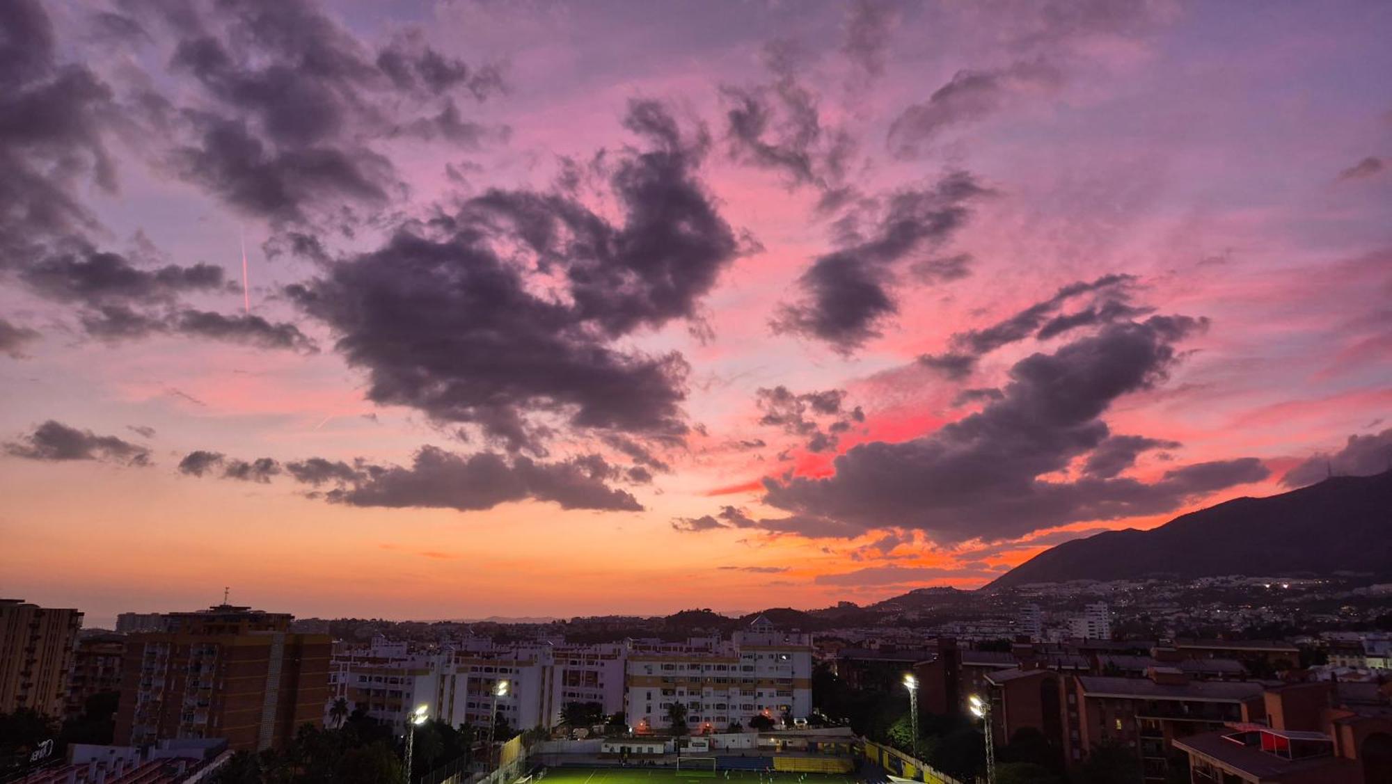 Blue Oasis Sea And Mountain Panorama Apartment เบนัลมาเดนา ภายนอก รูปภาพ